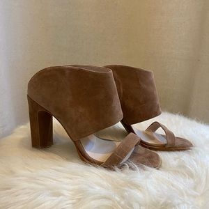 Great shoes, 42 gold brand, almost new, they look gorgeous